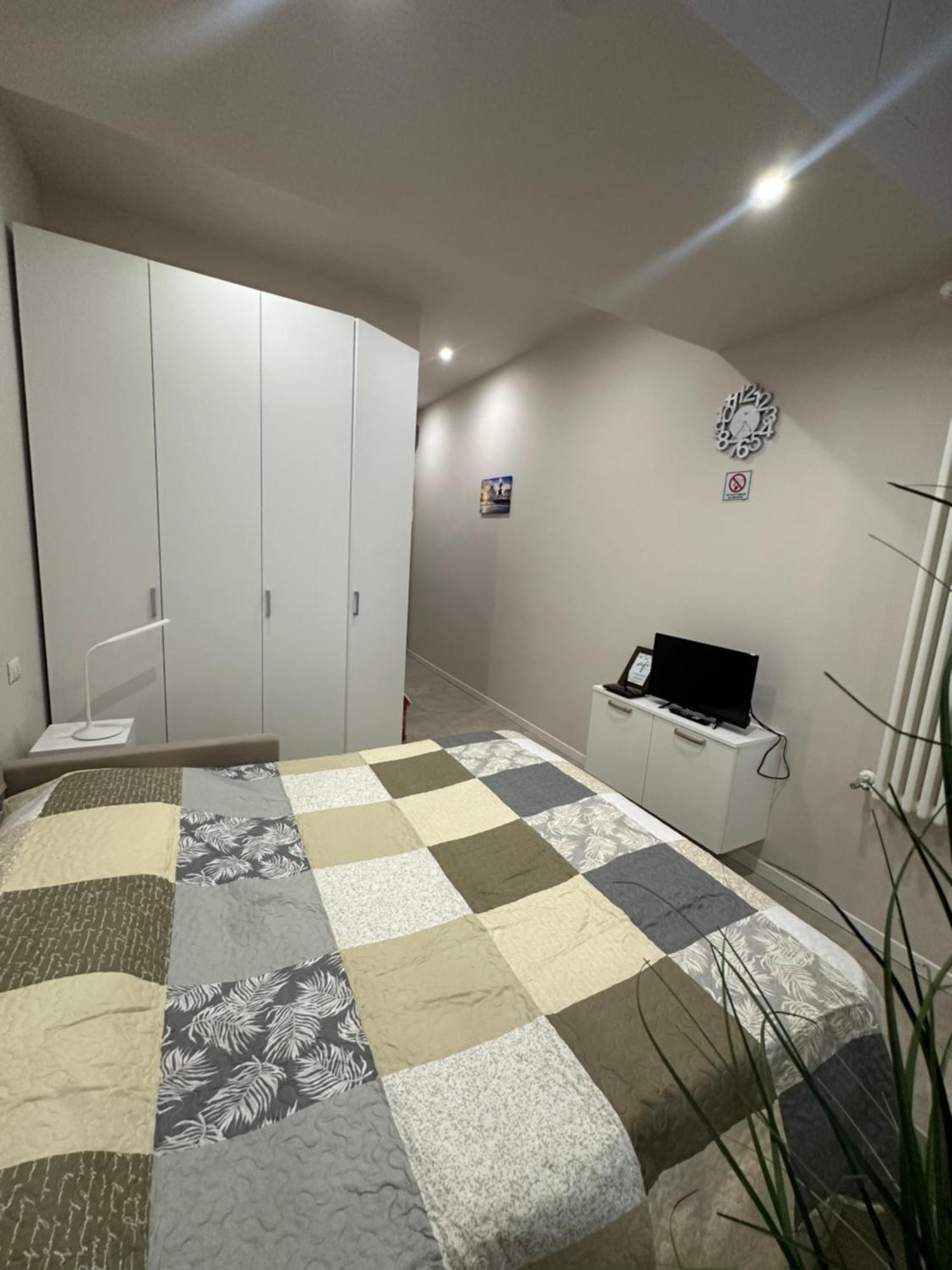 Monolocale Piazza Gambara M1 Lejlighed Milano Eksteriør billede